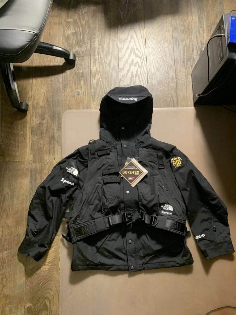 Supreme x The North Face RTG Jacket + Vest size Large